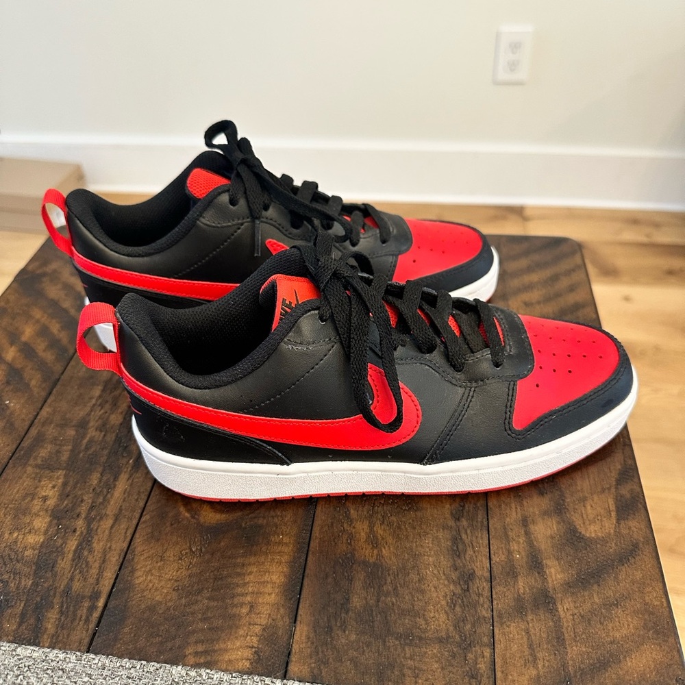 Nike Court Borough Low 2 (GS) Black Red Sneakers Youth 7Y Worn Once, EUC